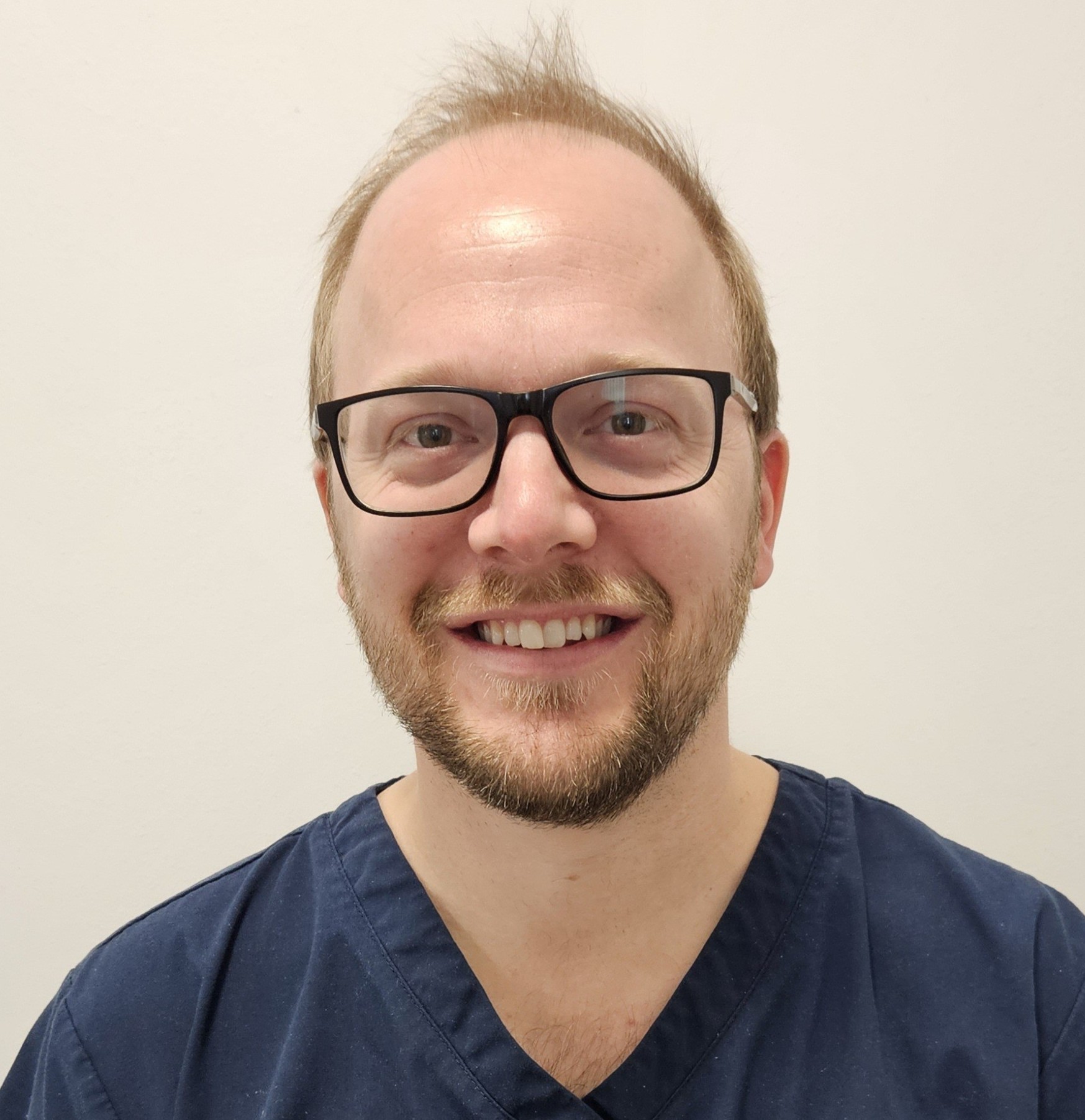  Dr Nicholas Rayner